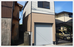 シャッター付ガレージ・車庫・駐車場