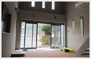 倉庫兼店舗・事務所